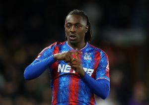 邮报：热刺&amp;水晶宫接近就埃泽转会费达协议，目前已接近6500万镑