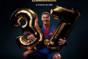 巴萨祝莱万37岁生日快乐,加盟以来出战147场101球20助+斩获5冠