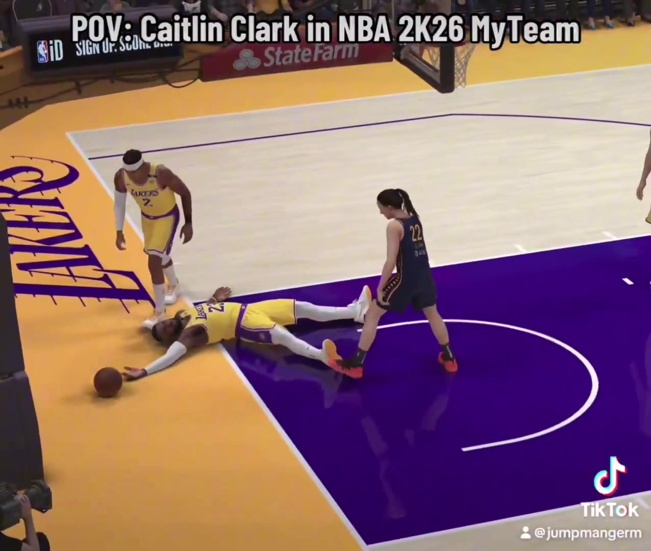 2K26将允许男女同场竞技 网友模拟凯特琳-克拉克暴扣詹姆斯