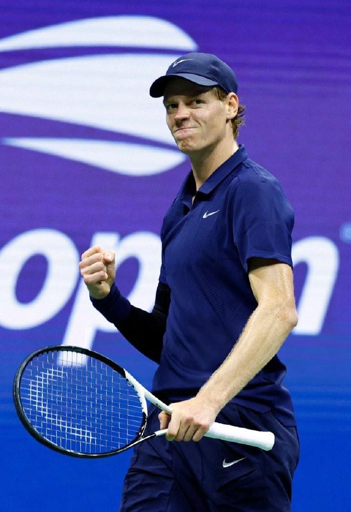 单赛季四大满贯全部跻身决赛，辛纳成为公开赛年代第四人